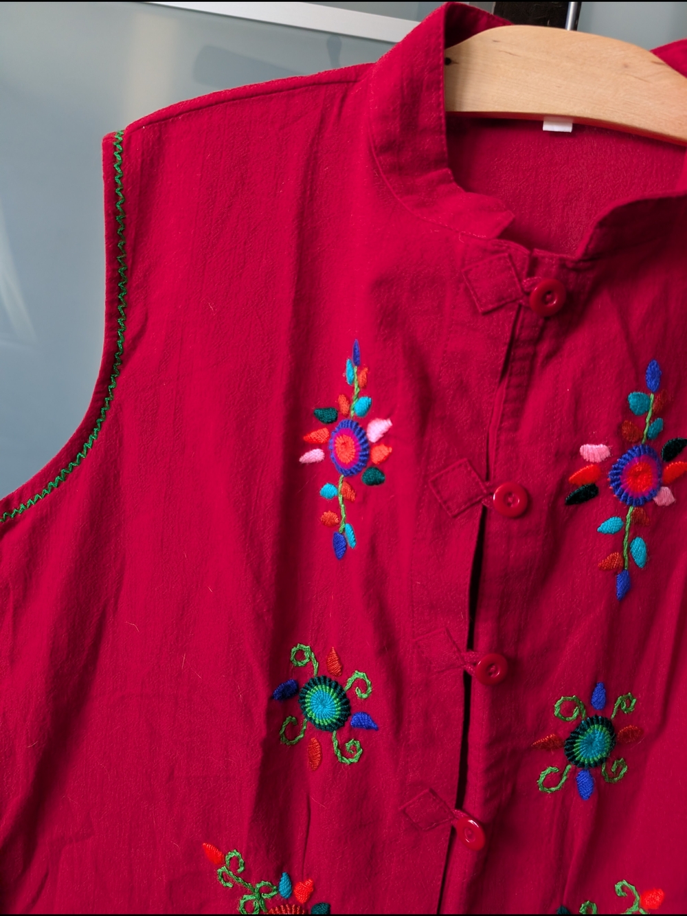 Lovely Red Embroidered Sleeveless Tank Top - Picture 6 of 11